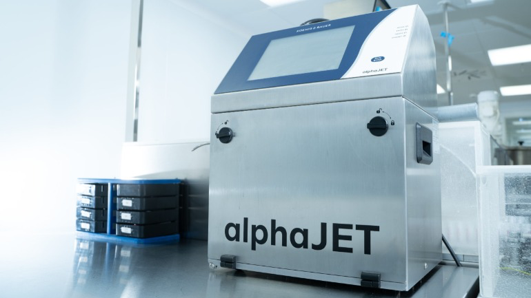 AlphaJET mondo